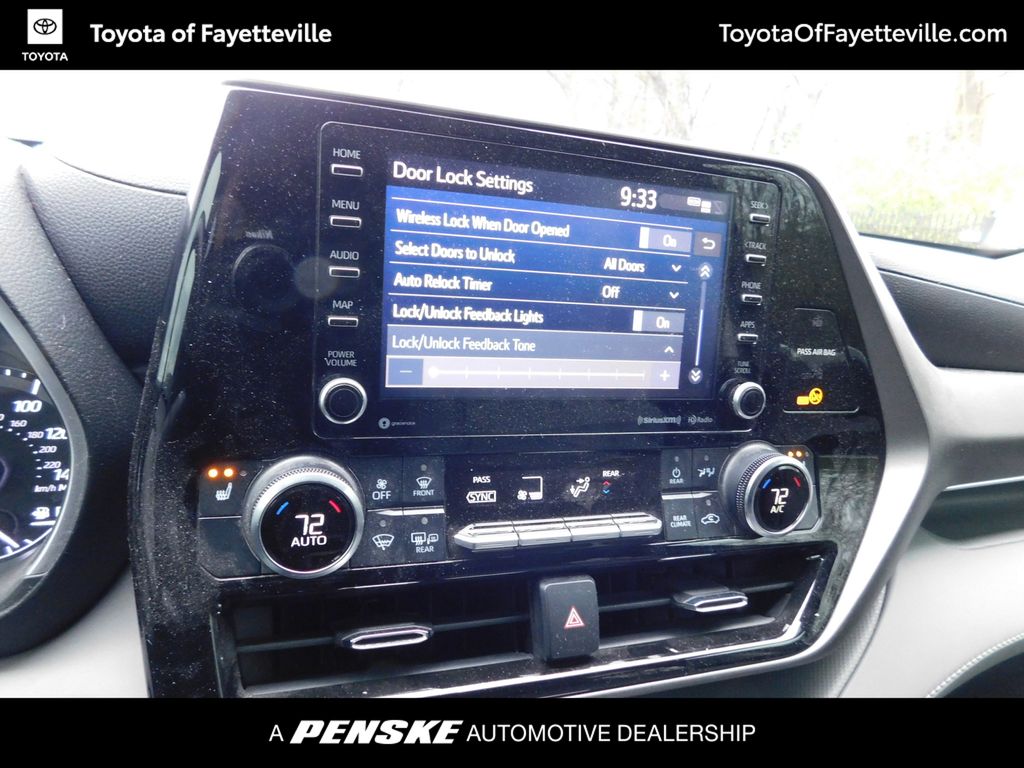 Thumbnail: 2021 Toyota Highlander - 8