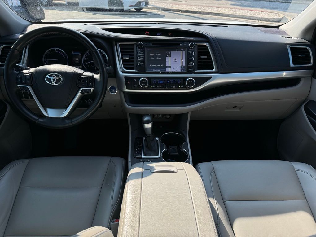 2019 Toyota Highlander Hybrid XLE 25