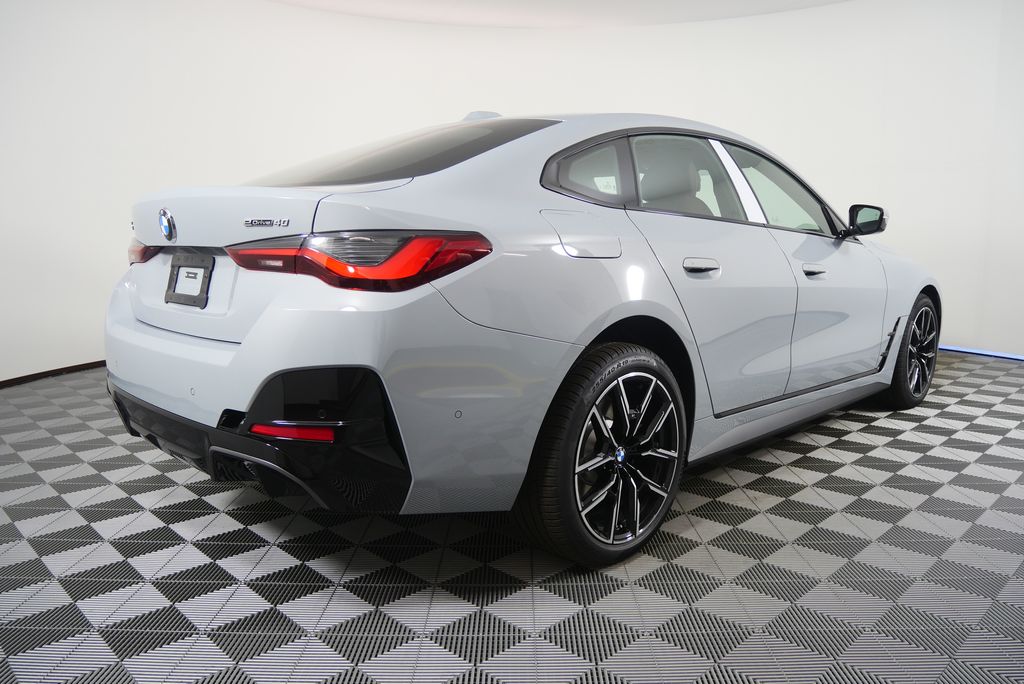 Thumbnail: 2026 BMW i4 - 3