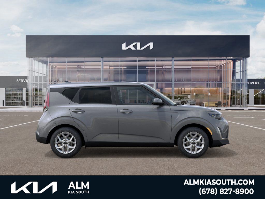 2025 Kia Soul LX photo 3