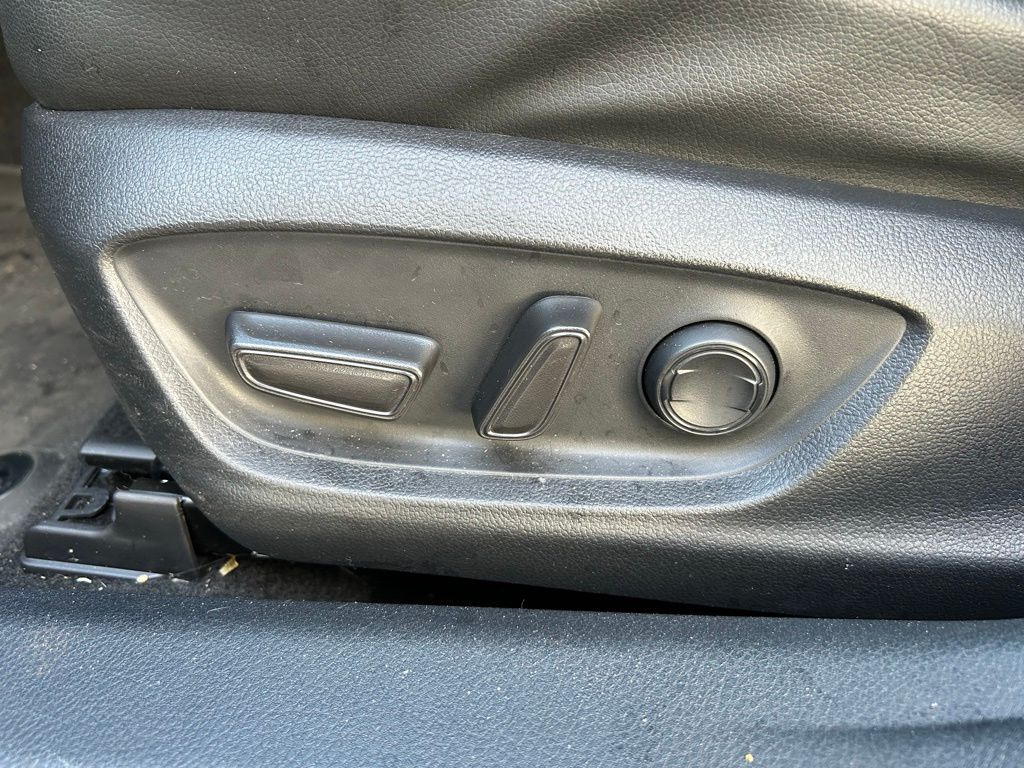 Thumbnail: 2023 Toyota Camry - 16