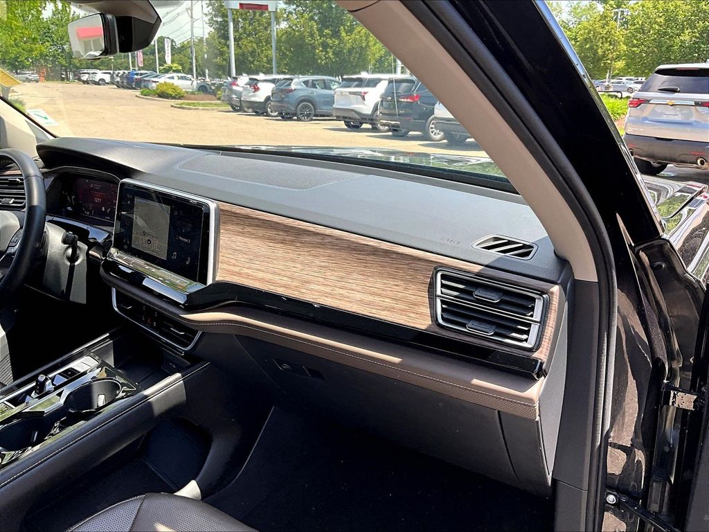 2024 Volkswagen Atlas — photo 13