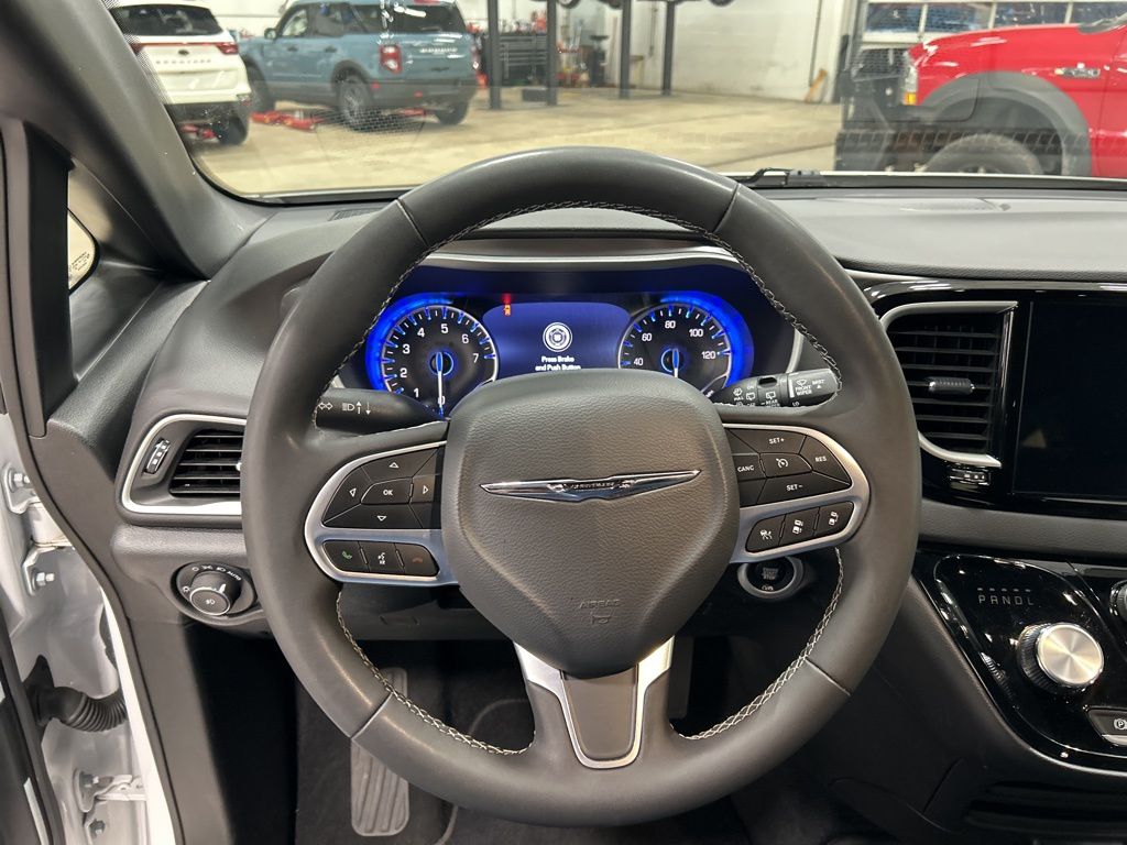used 2025 Chrysler Pacifica car, priced at $31,741