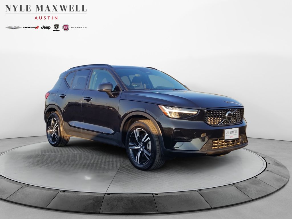 Used Car 2024 Volvo Xc40  B5 Core For Sale Under $30,000 In Austin, Texas