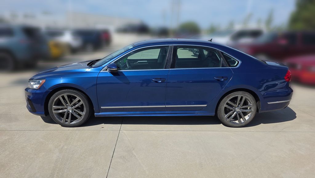 Used 2016 Volkswagen Passat R-Line with VIN 1VWAT7A32GC047940 for sale in Kansas City
