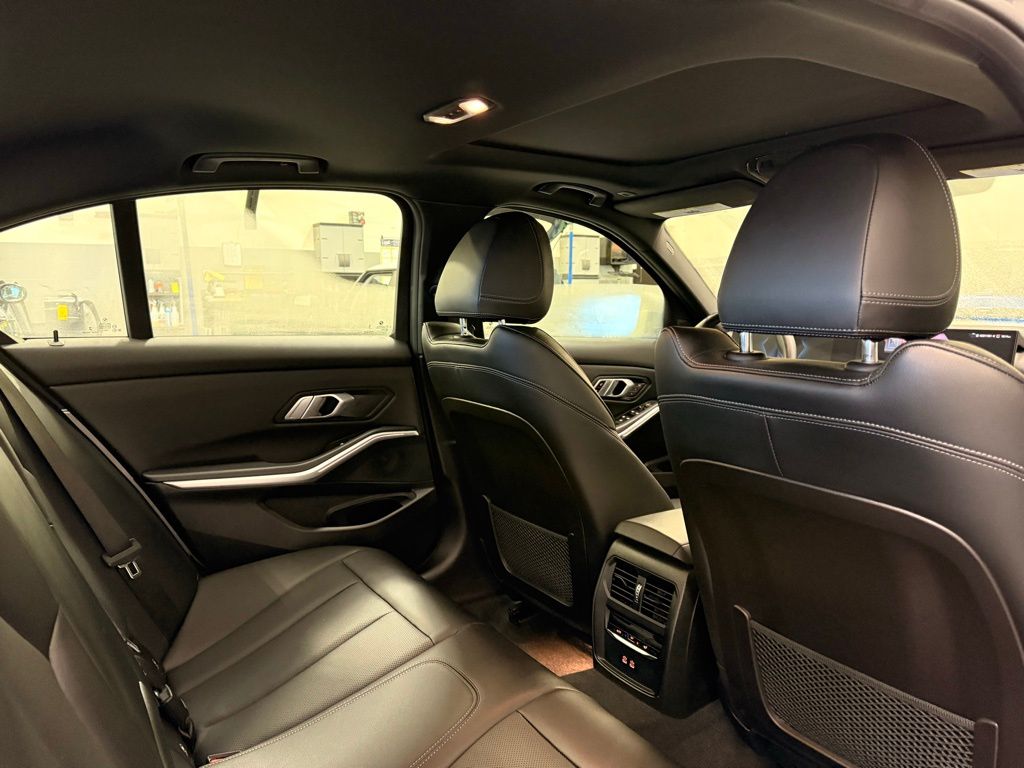 Thumbnail: 2023 BMW 3 Series - 25