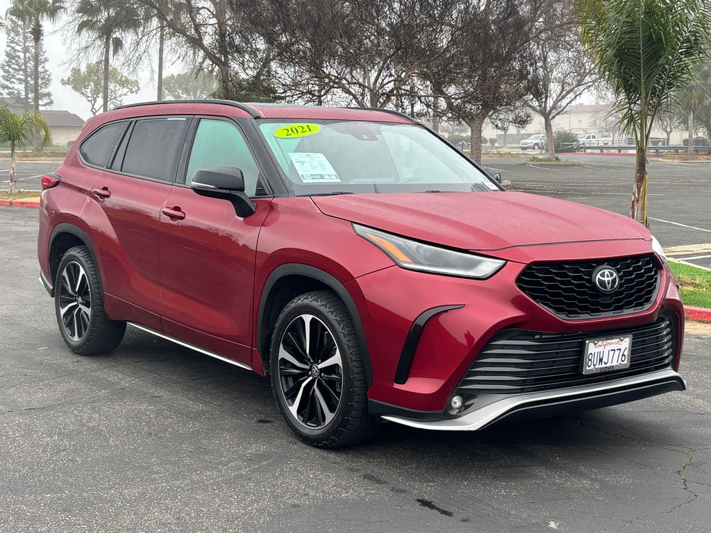 Thumbnail: 2021 Toyota Highlander - 3