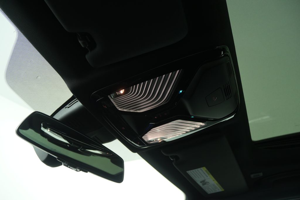 Thumbnail: 2024 BMW 3 Series - 23