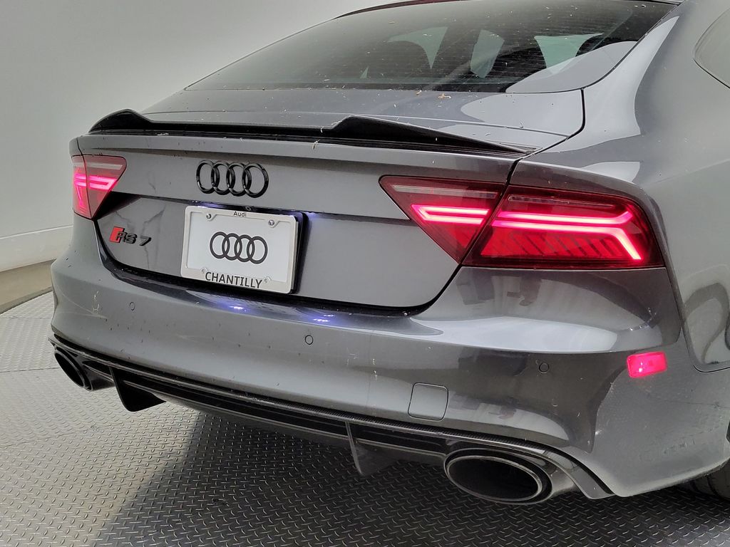 Thumbnail: 2016 Audi RS 7 - 7