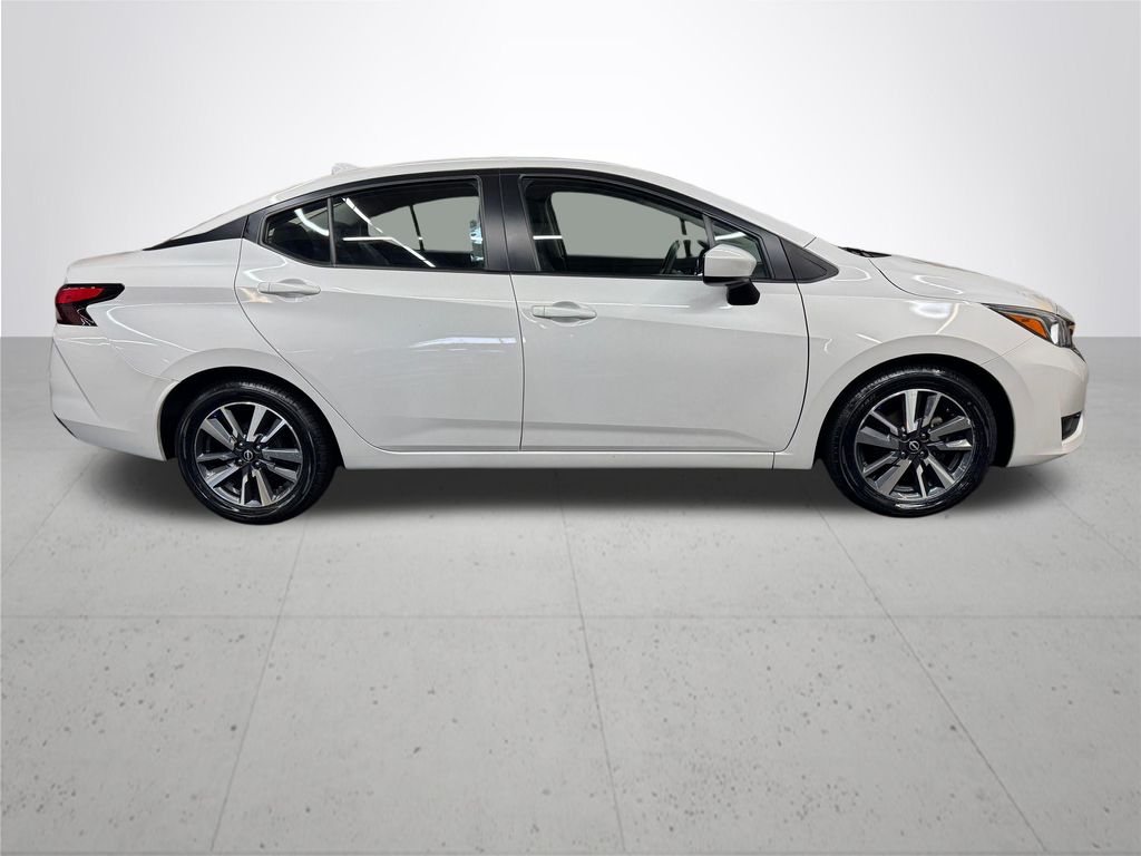 2024 Nissan Versa 1.6 SV