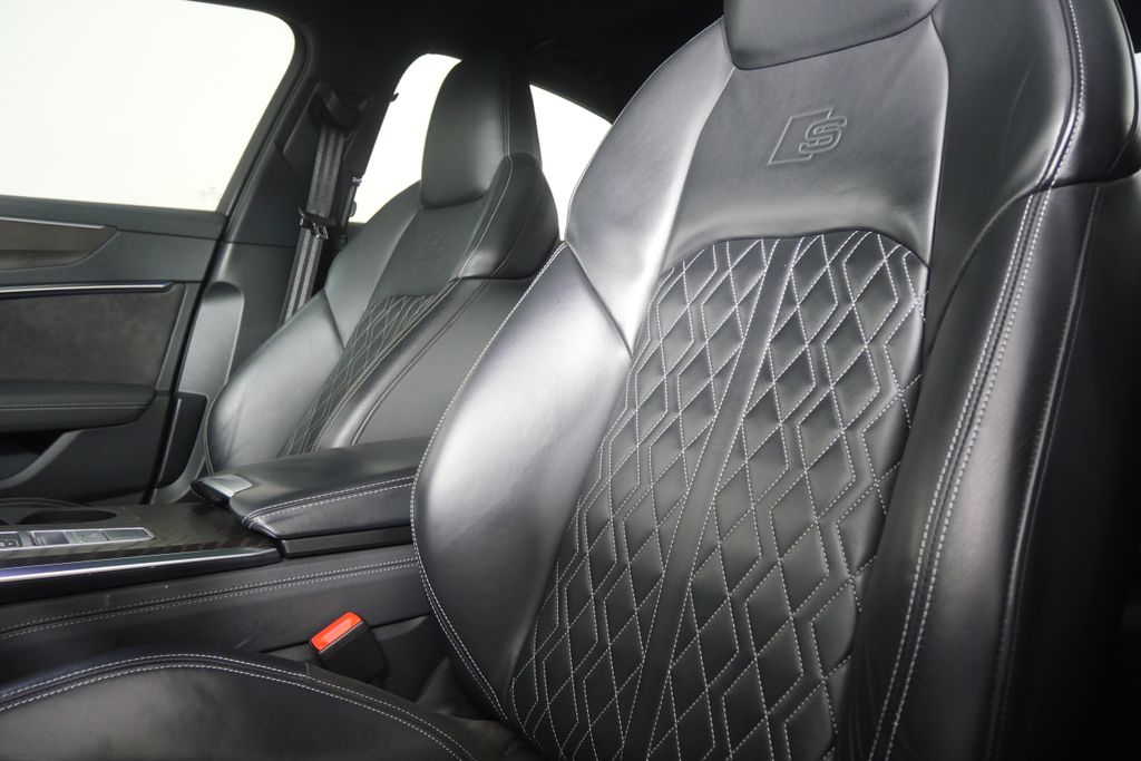 Thumbnail: 2020 Audi S6 - 9