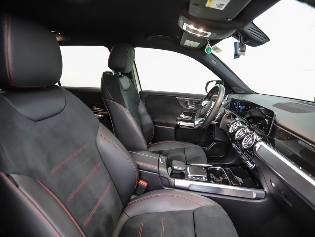 Thumbnail: 2021 Mercedes-Benz GLB - 30