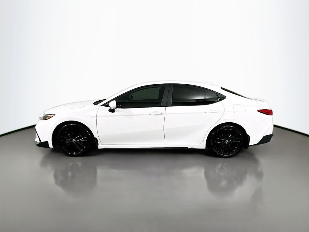 2025 Toyota Camry SE 8