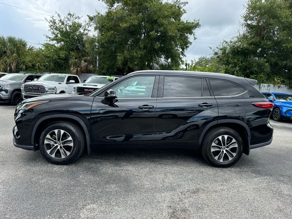 2021 Toyota Highlander XLE 5