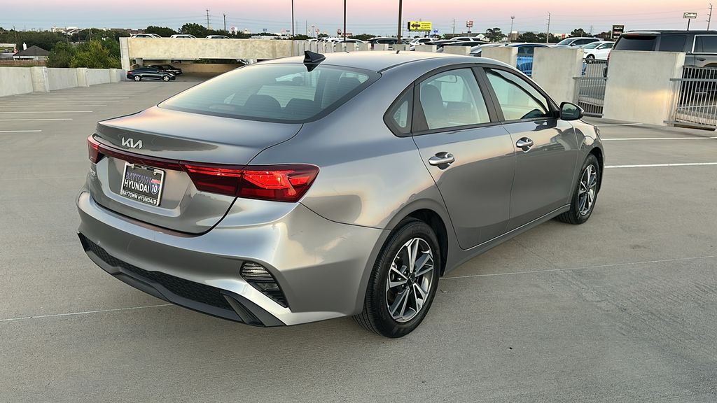 2024 Kia Forte LXS - 11