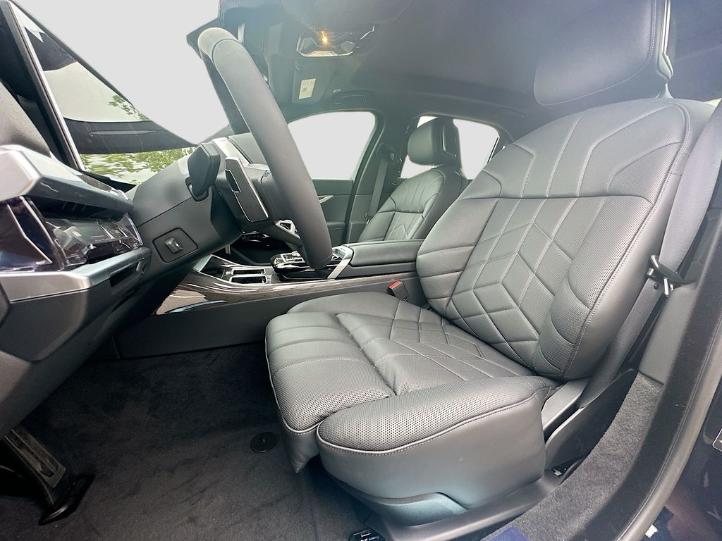 New 2026 Black BMW 760i xDrive image 22