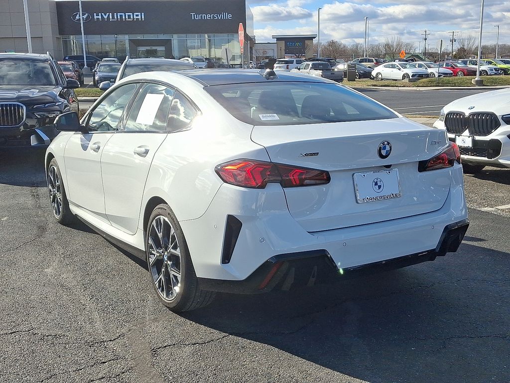 Thumbnail: 2025 BMW 2 Series - 4
