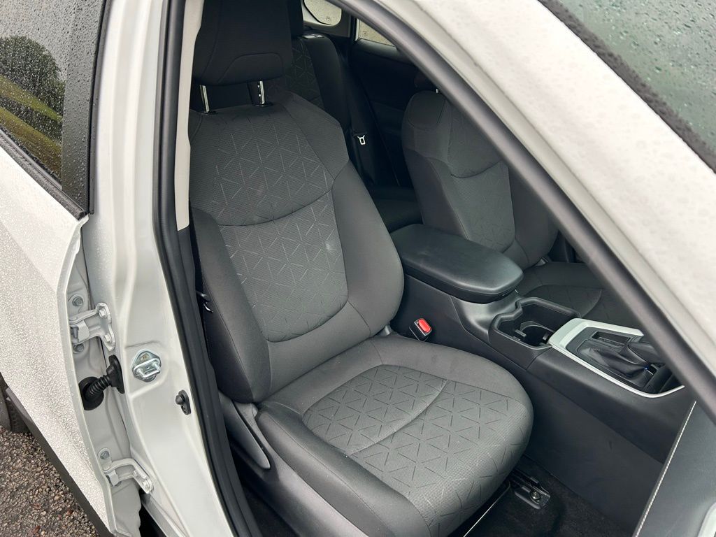 2024 Toyota RAV4 XLE 15