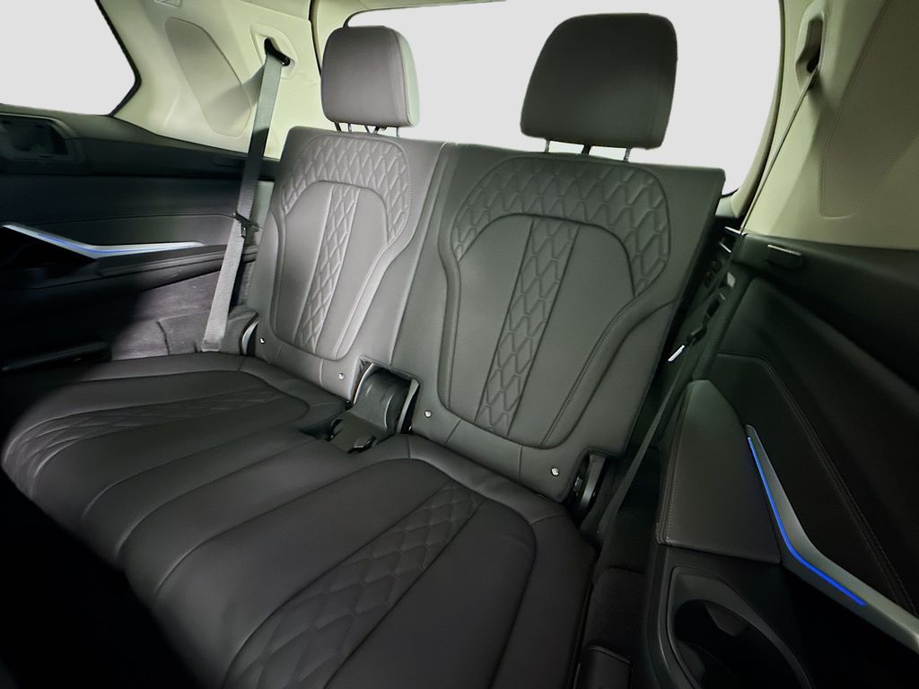 Thumbnail: 2023 BMW X7 - 24