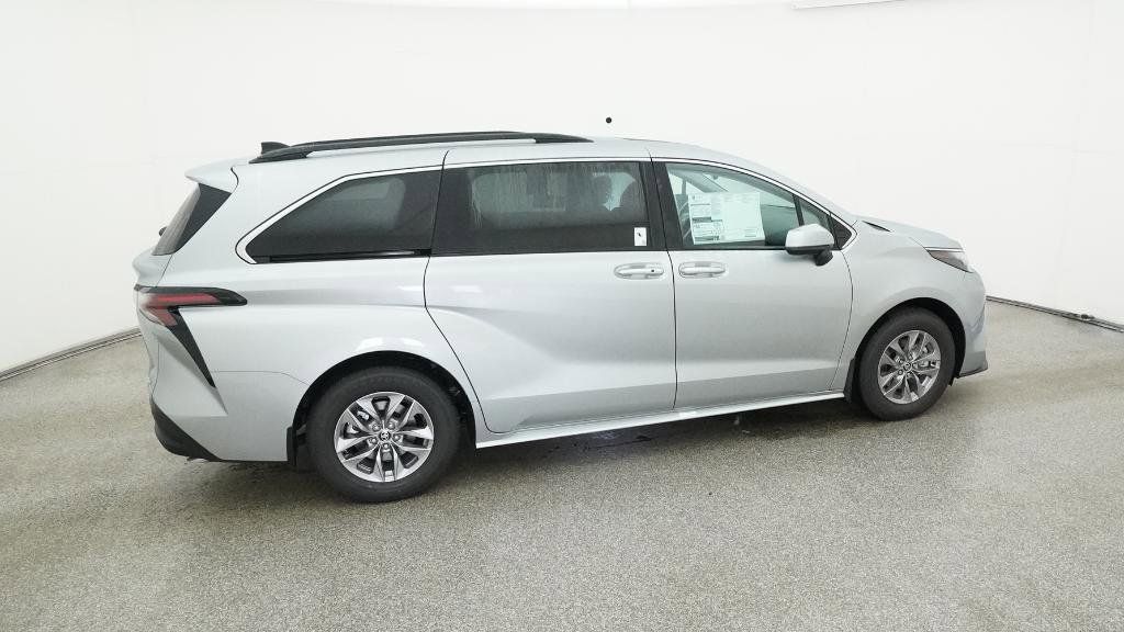 Thumbnail: 2025 Toyota Sienna - 8