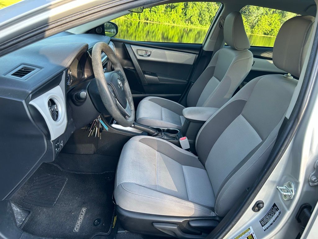 2018 Toyota Corolla LE 14