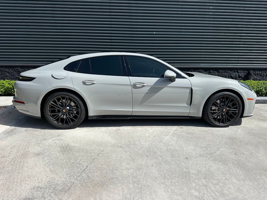 Thumbnail: 2026 Porsche Panamera - 11