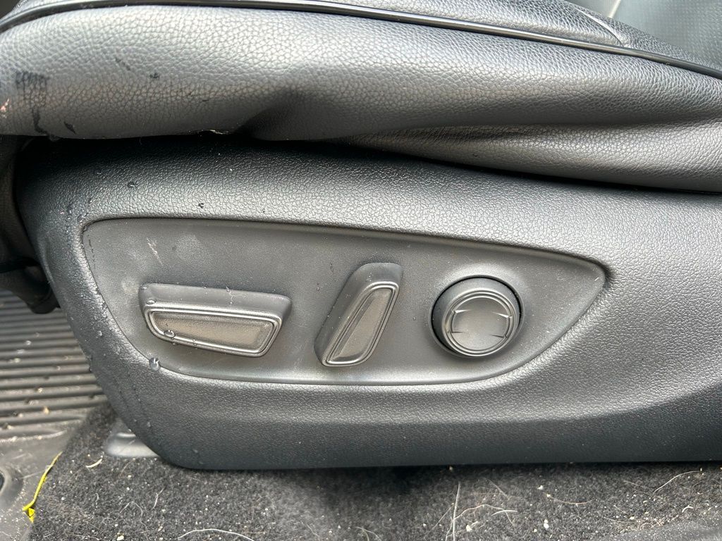 Thumbnail: 2025 Toyota RAV4 - 16