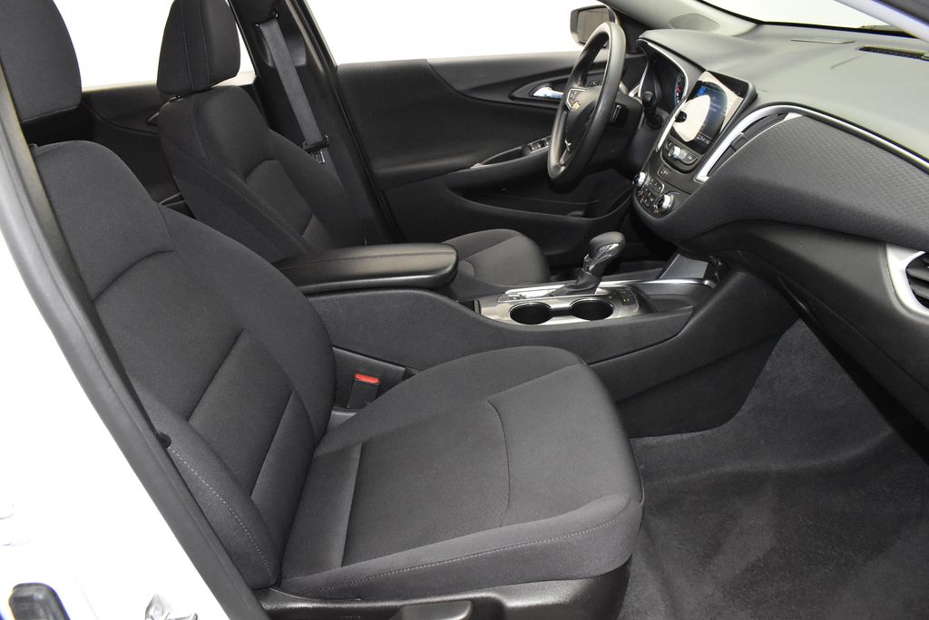 Thumbnail: 2024 Chevrolet Malibu - 22