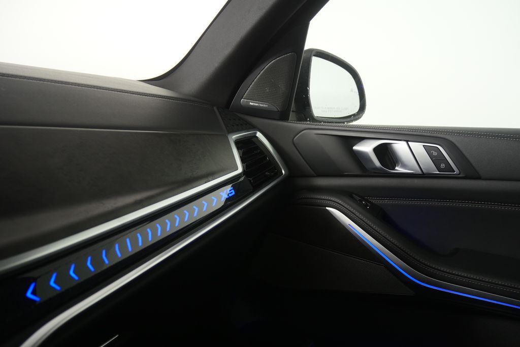 Thumbnail: 2024 BMW X5 - 23