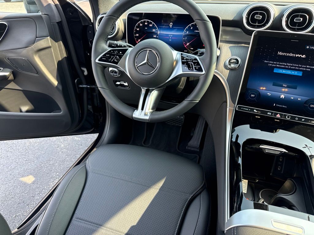 Thumbnail: 2026 Mercedes-Benz GLC - 25