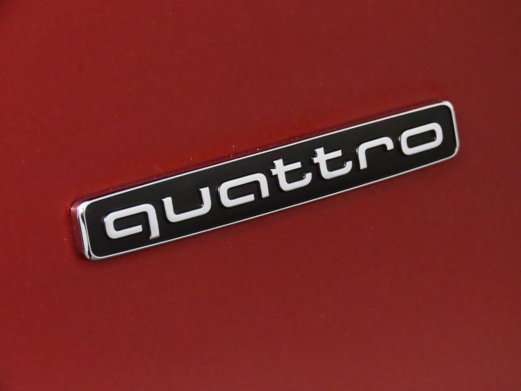 Thumbnail: 2025 Audi Q5 - 10