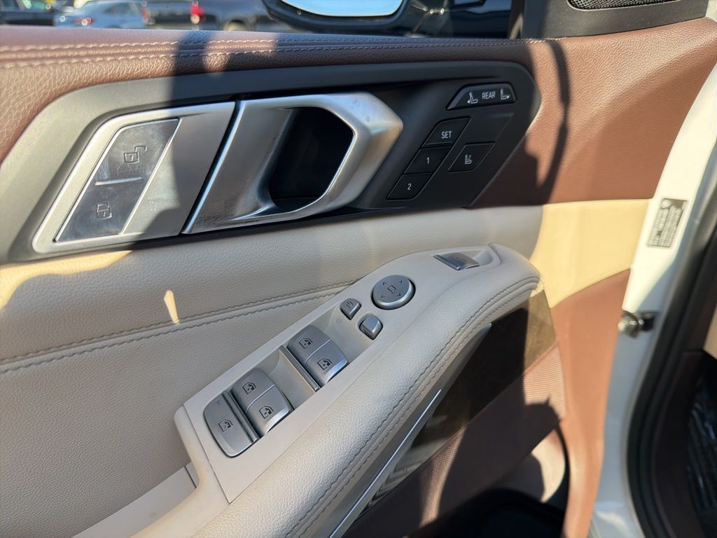 Thumbnail: 2019 BMW X7 - 30