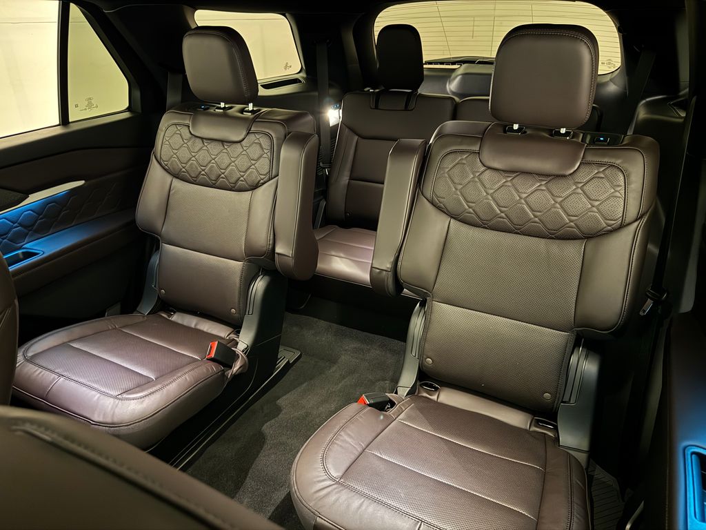 New 2026 White Ford Platinum image 13