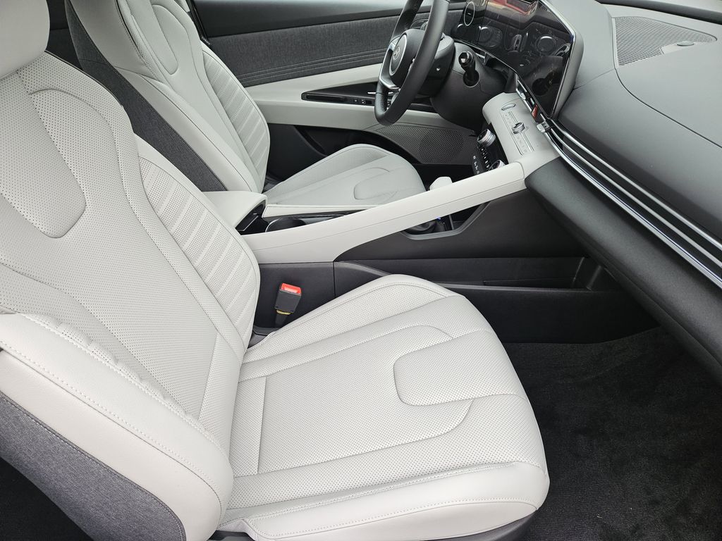 2025 Hyundai Elantra Hybrid