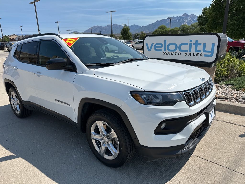 2023 Jeep Compass Latitude 4WD