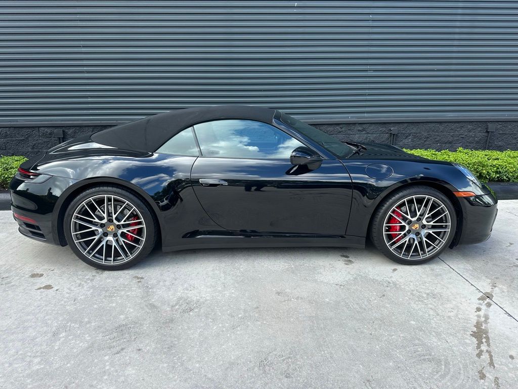 Thumbnail: 2022 Porsche 911 - 10
