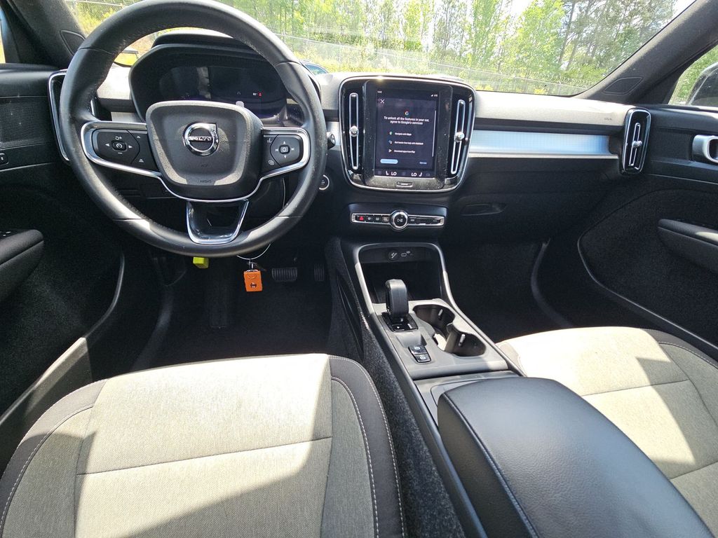 White 2024 Volvo XC40 SUV / Crossover Automatic