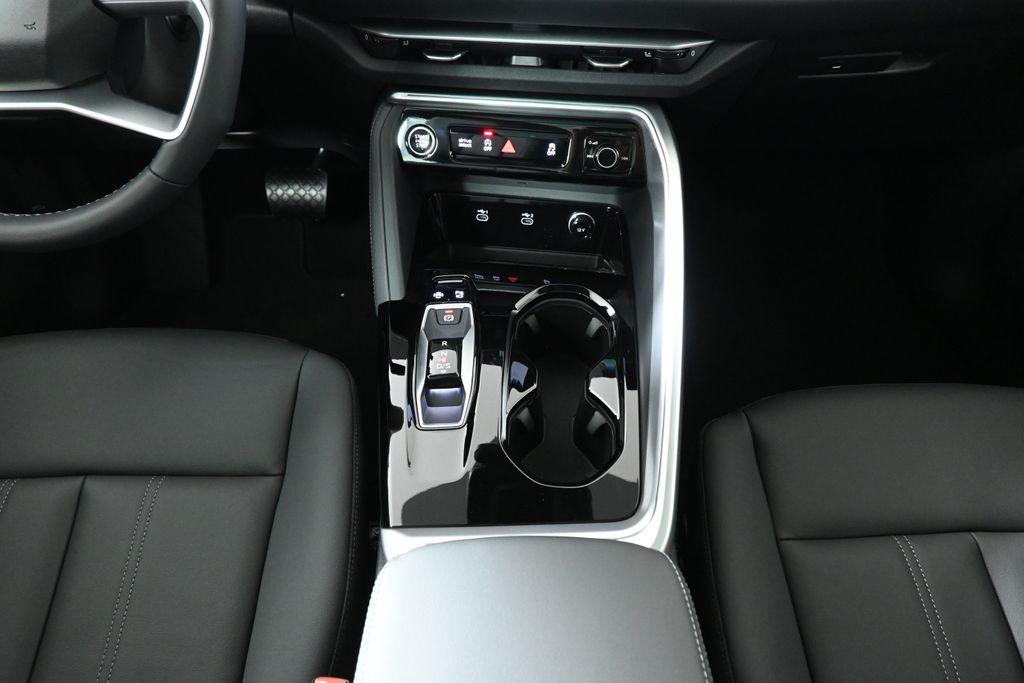 Thumbnail: 2025 Audi Q5 - 19