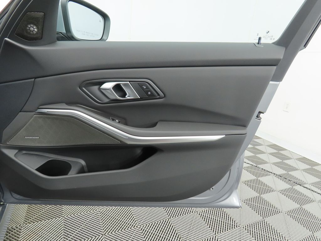 Thumbnail: 2026 BMW 3 Series - 25