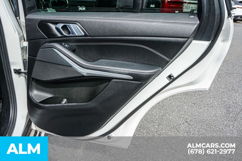 Used 2023 White BMW sDrive40i image 58