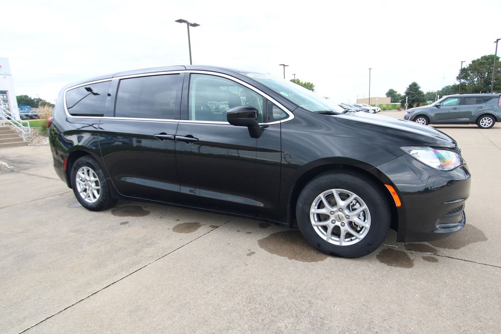 Used 2022 Chrysler Voyager Van