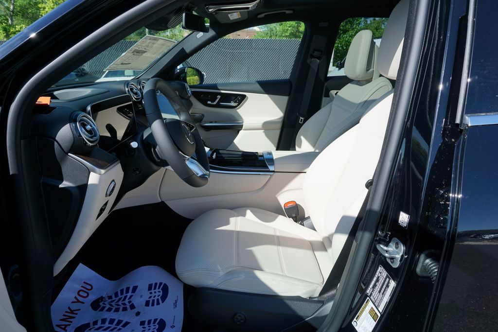2025 Mercedes-Benz GLC 350 21