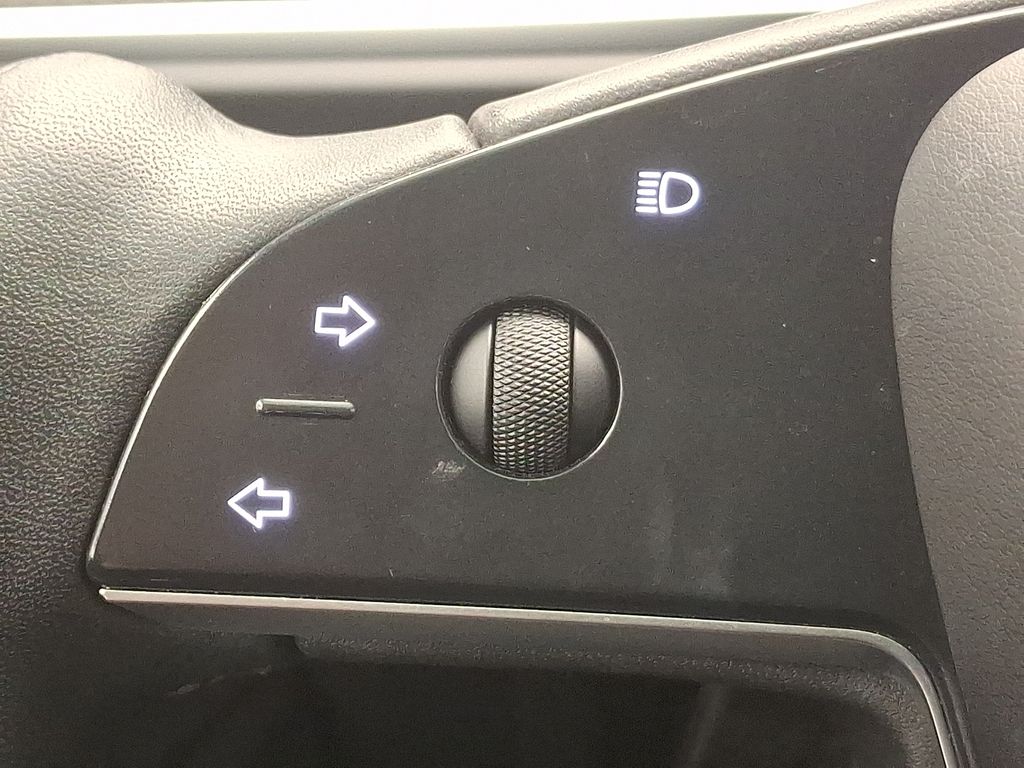 Thumbnail: 2022 Tesla Model X - 24