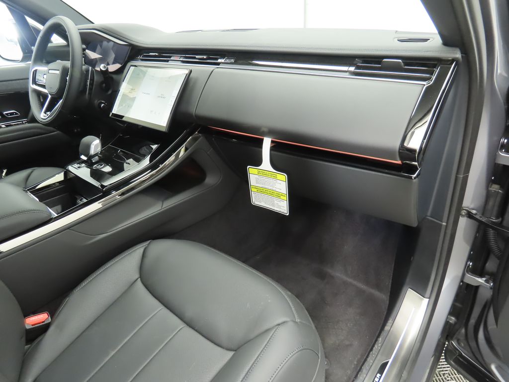 2025 Land Rover Range Rover Sport SE 19