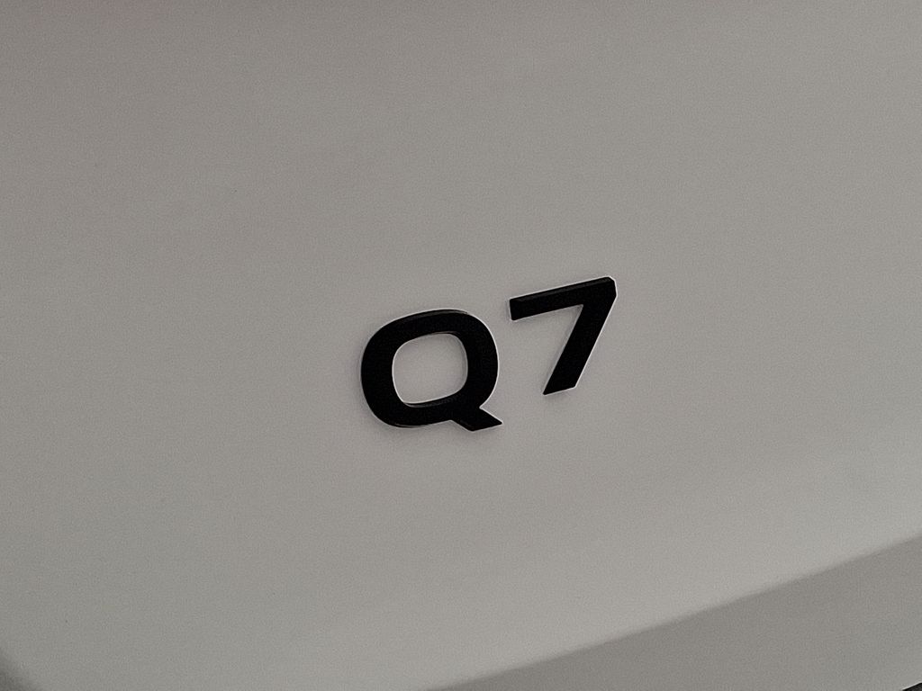 Thumbnail: 2026 Audi Q7 - 16