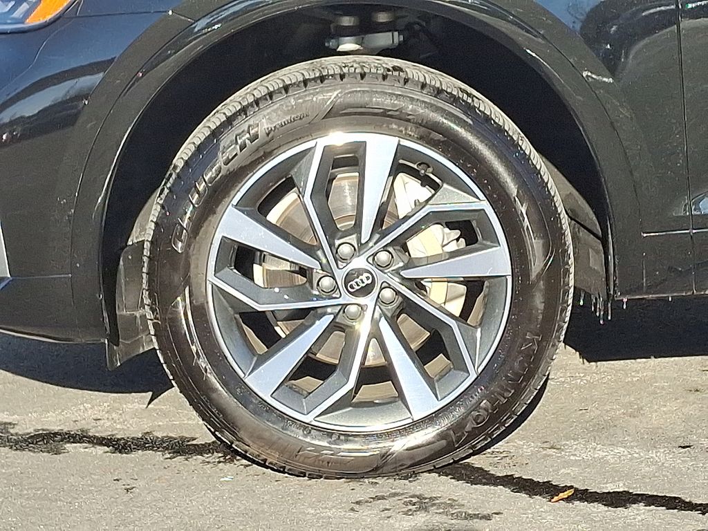 Thumbnail: 2025 Audi Q5 - 8