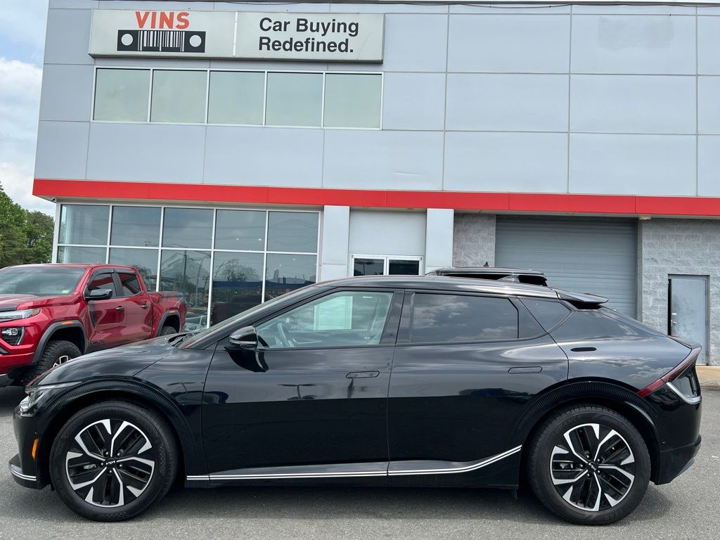 2022 Kia EV6 Wind photo