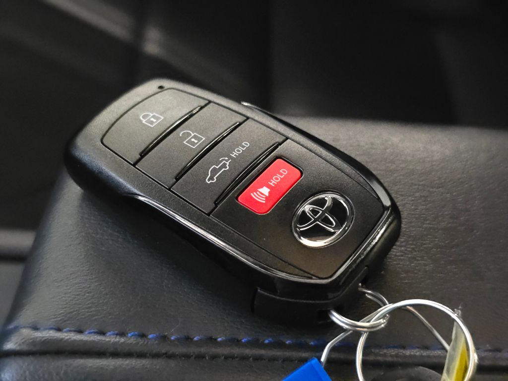 Used 2024  Toyota Platinum image 36