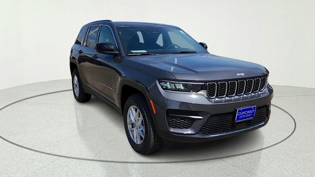 2026 Jeep Grand Cherokee Laredo
