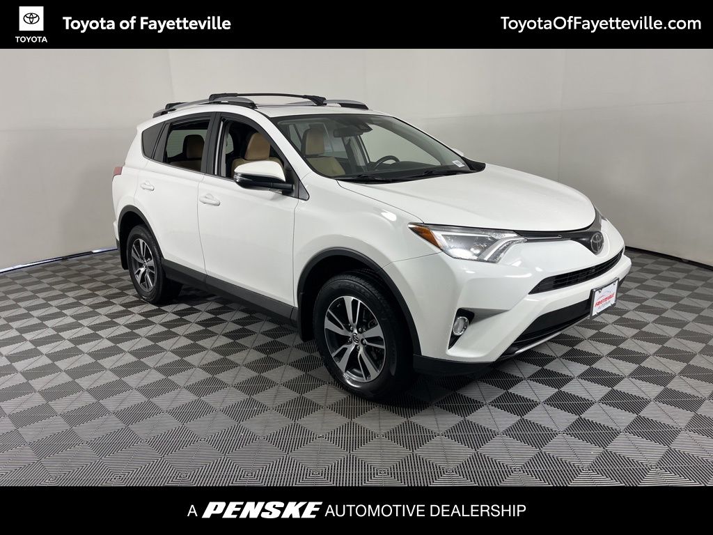 2018 Toyota RAV4 XLE 16